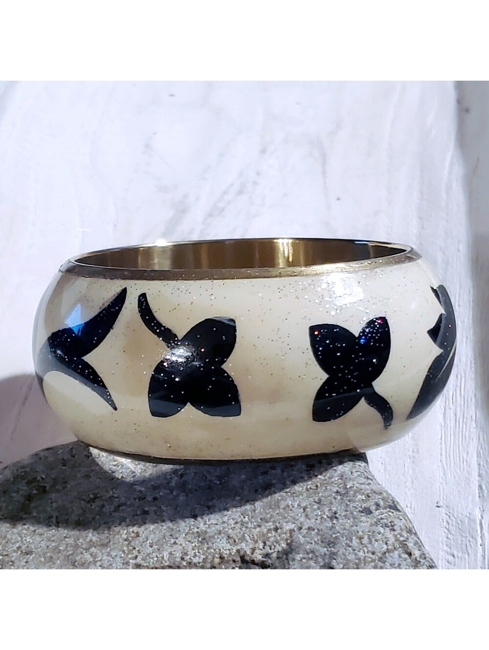 Black Off White Lotus Flower Chunky Brass Bangle Bracelet from India